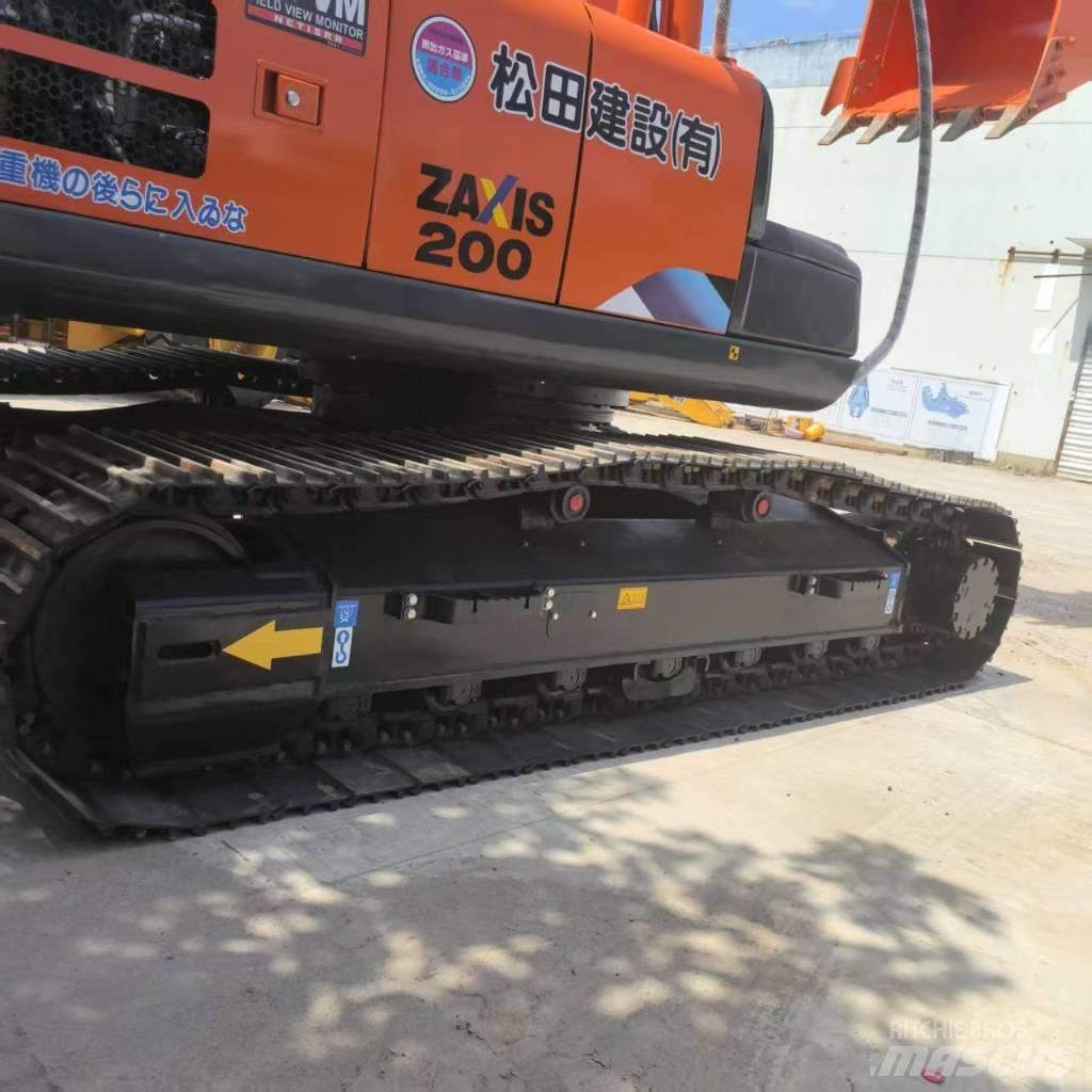 Hitachi ZX200 履带挖掘机