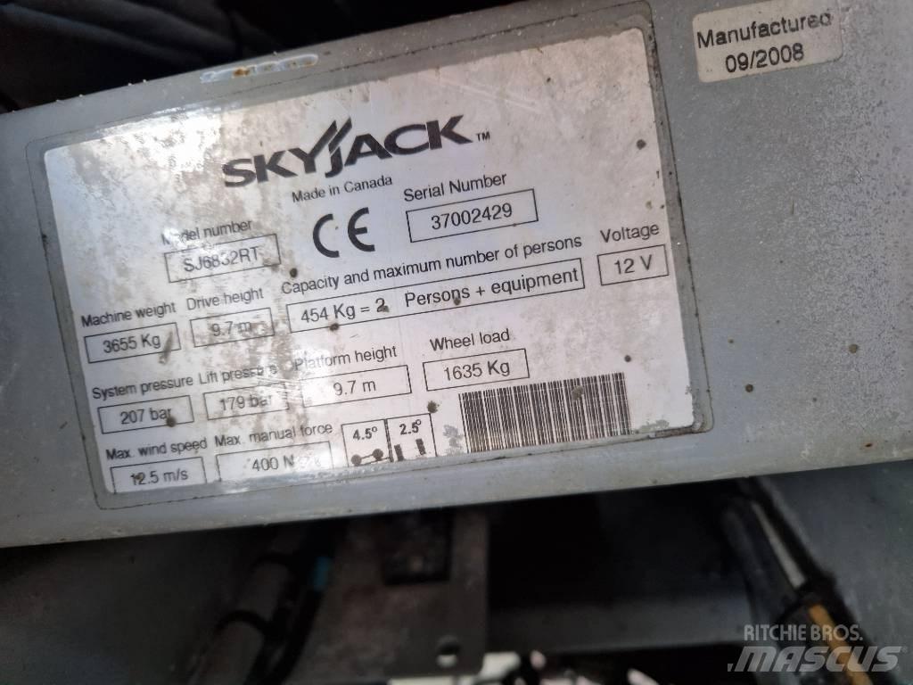 SkyJack SJ 6832 RT 剪叉式升降机