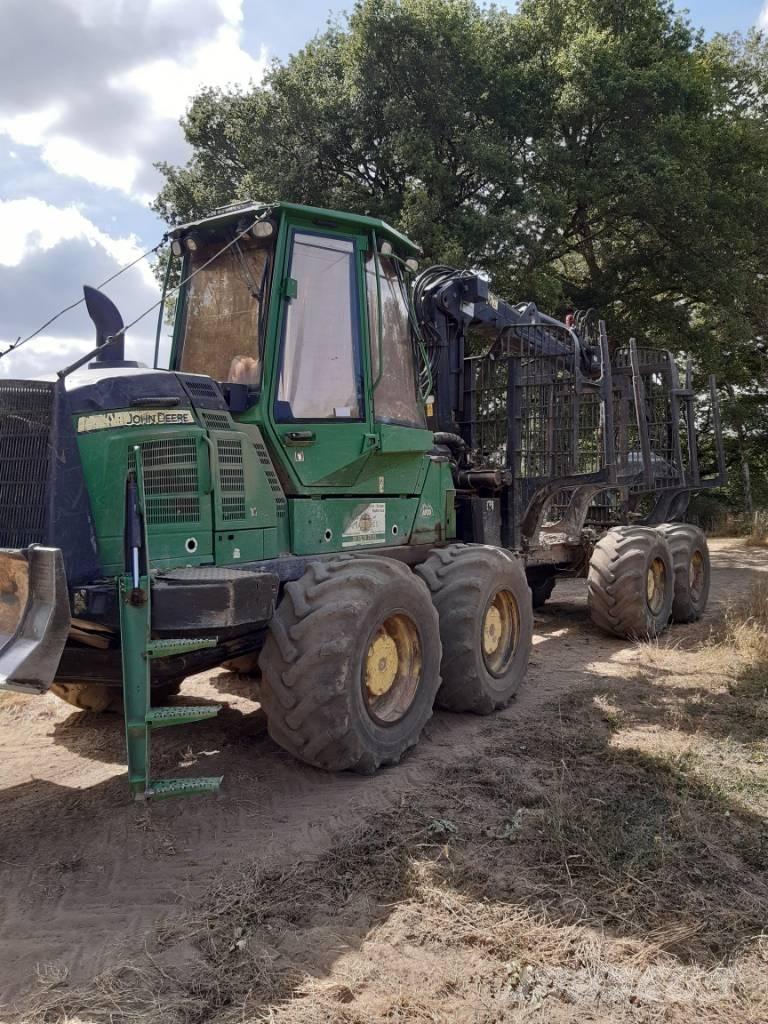 John Deere 1210 G 集运机