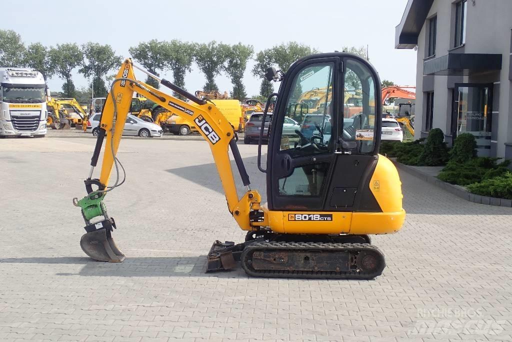 JCB 8018 CTS 小型挖掘机