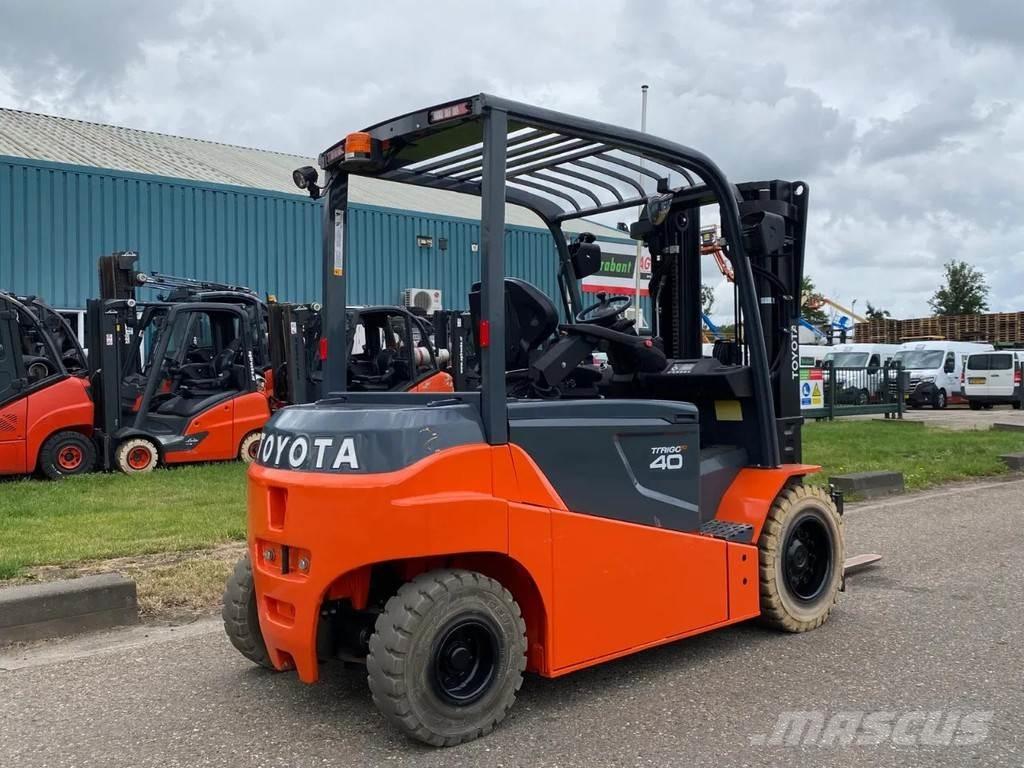 Toyota 8FBMT40 电动叉车