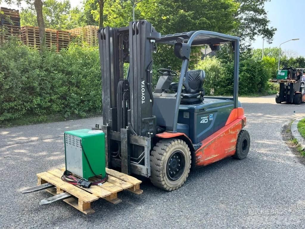 Toyota 8FBMT40 电动叉车