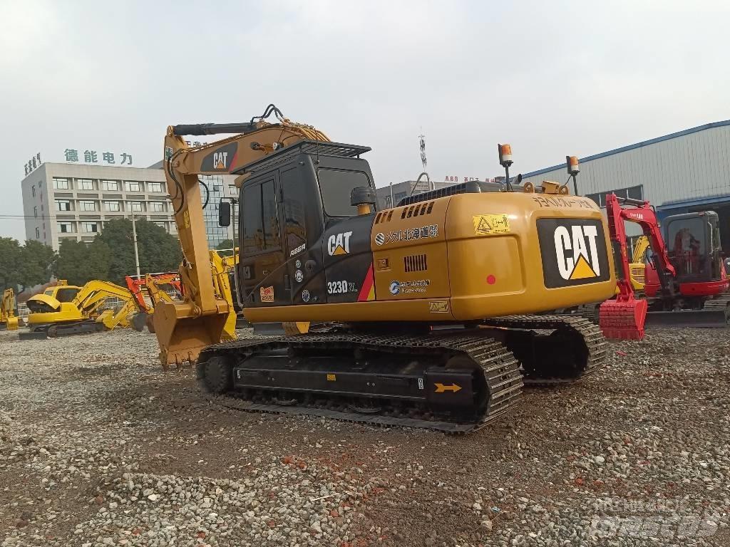 CAT 323 D 履带挖掘机