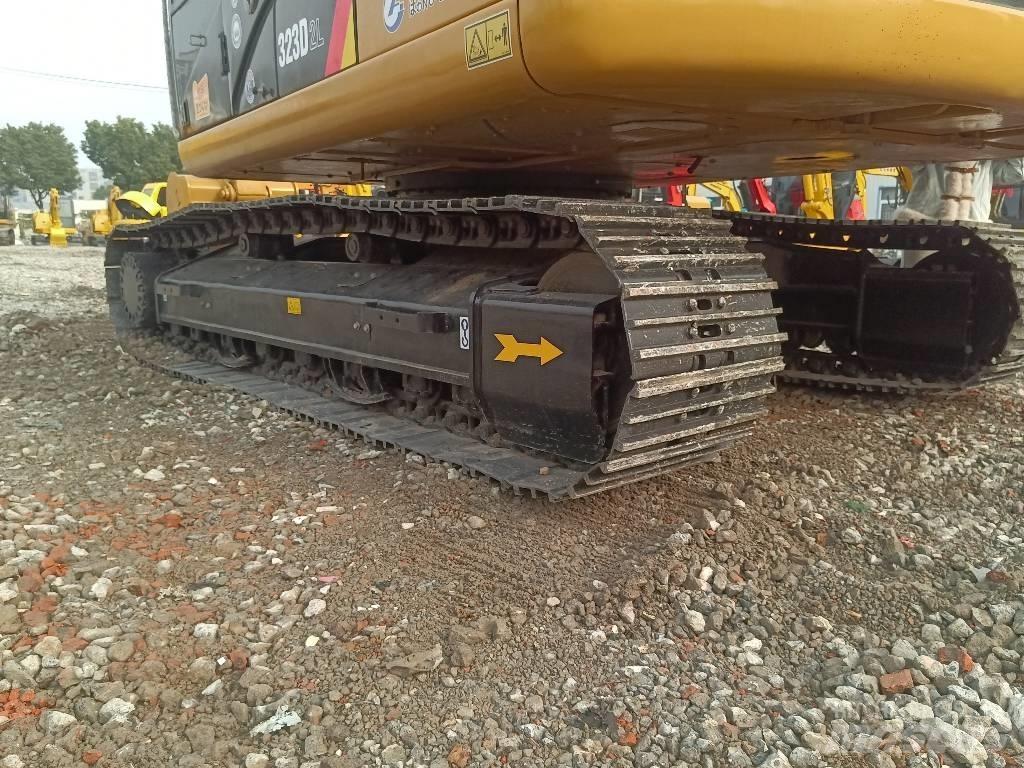 CAT 323 D 履带挖掘机