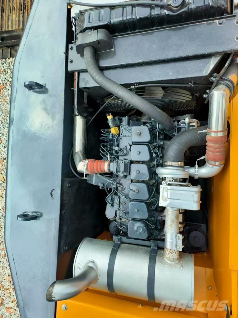 Hyundai HX220HD 中型挖掘机