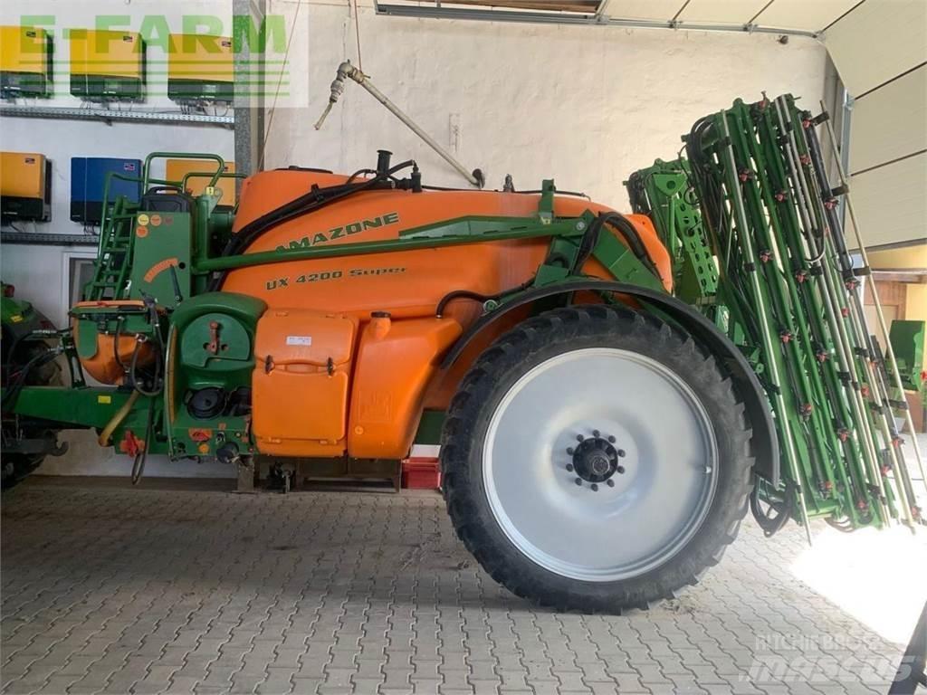 Amazone UX4200 牵引式喷雾机