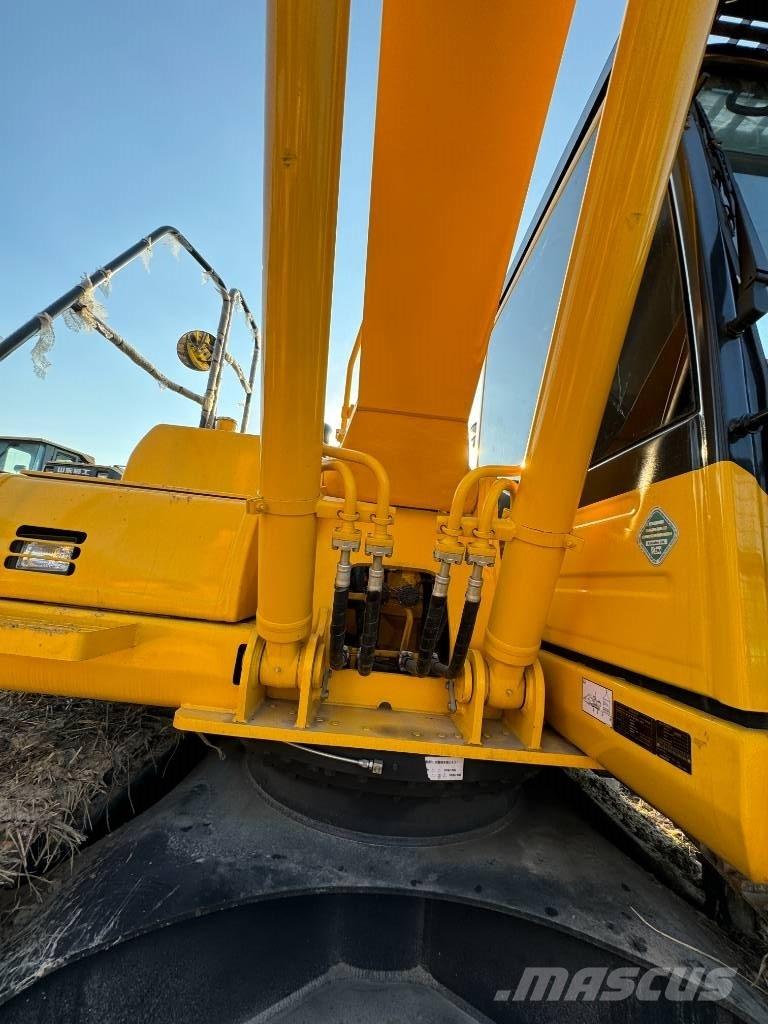 Komatsu PC 210 履带挖掘机