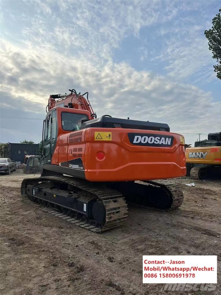 Doosan DX 225 LCA 履带挖掘机