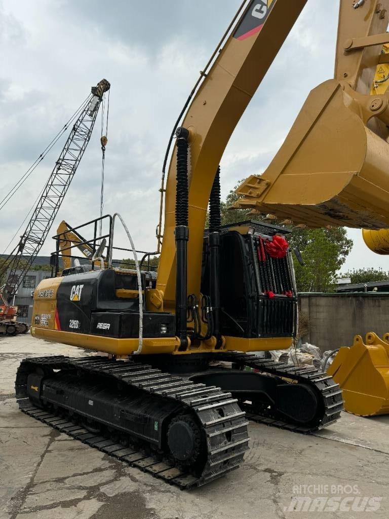 CAT 326D2 履带挖掘机