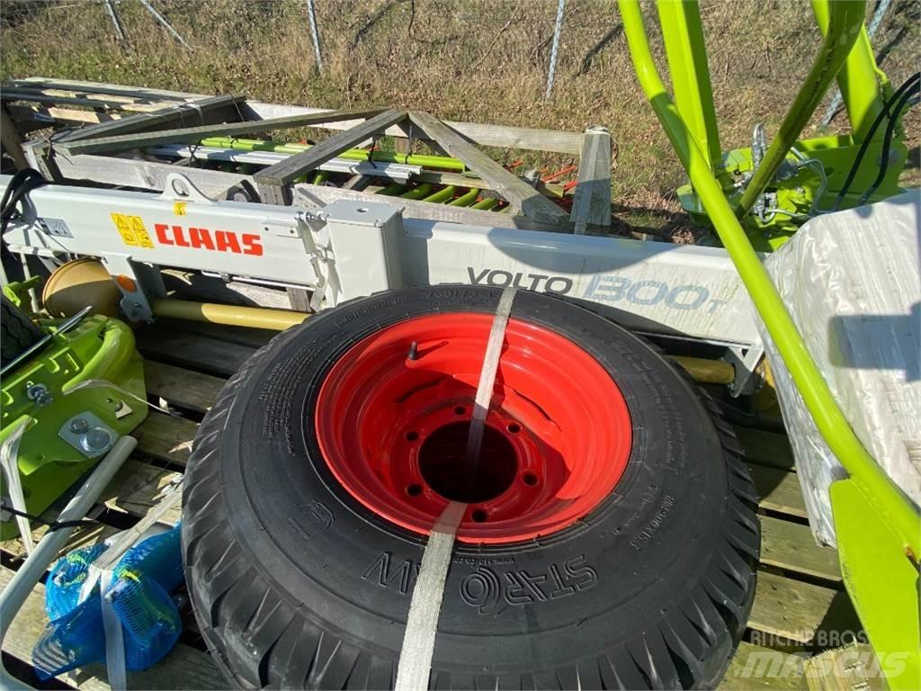 CLAAS VOLTO 1300 T 犁耙和摊草机