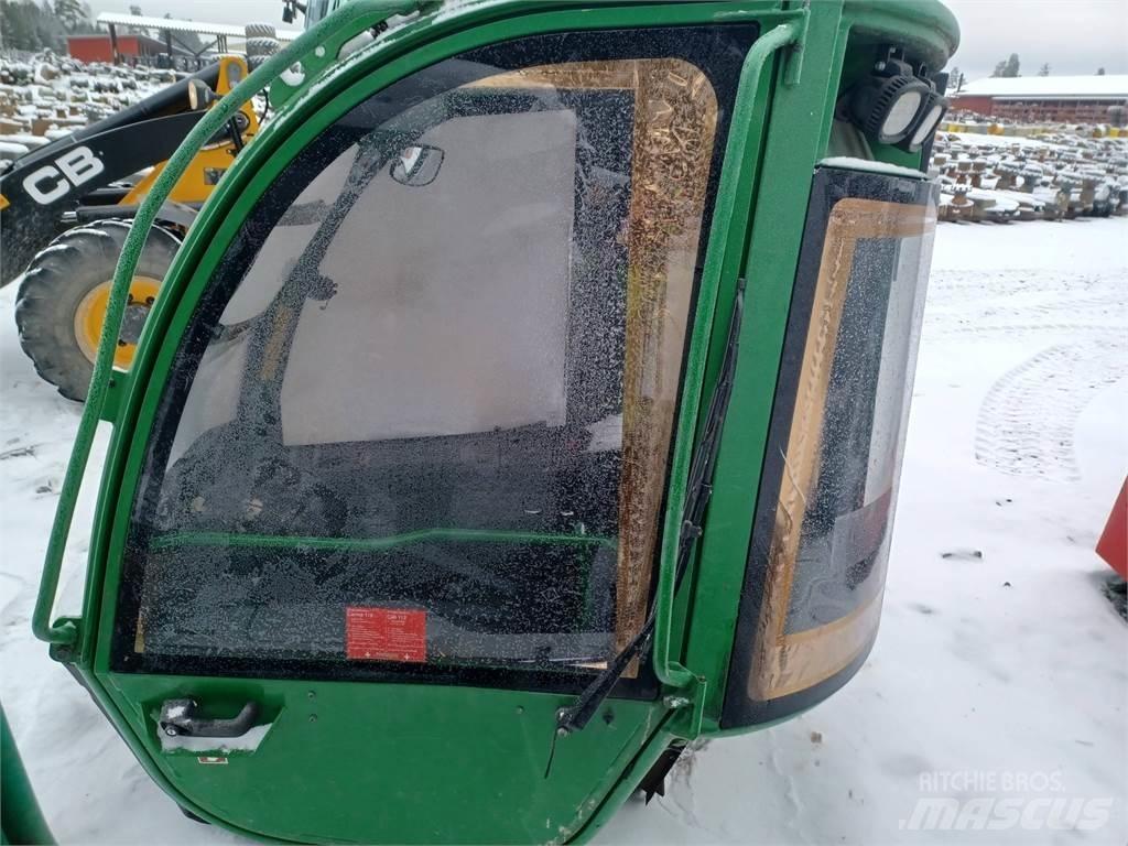 John Deere 1210e 驾驶室与内部
