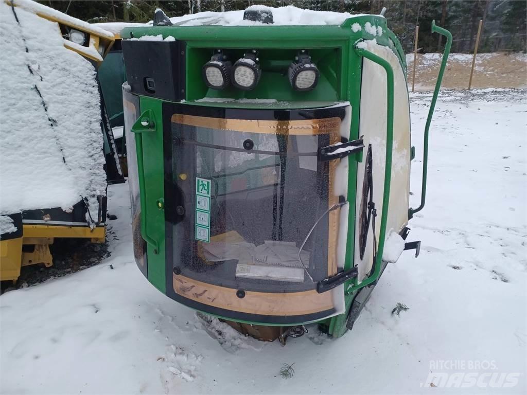 John Deere 1210e 驾驶室与内部