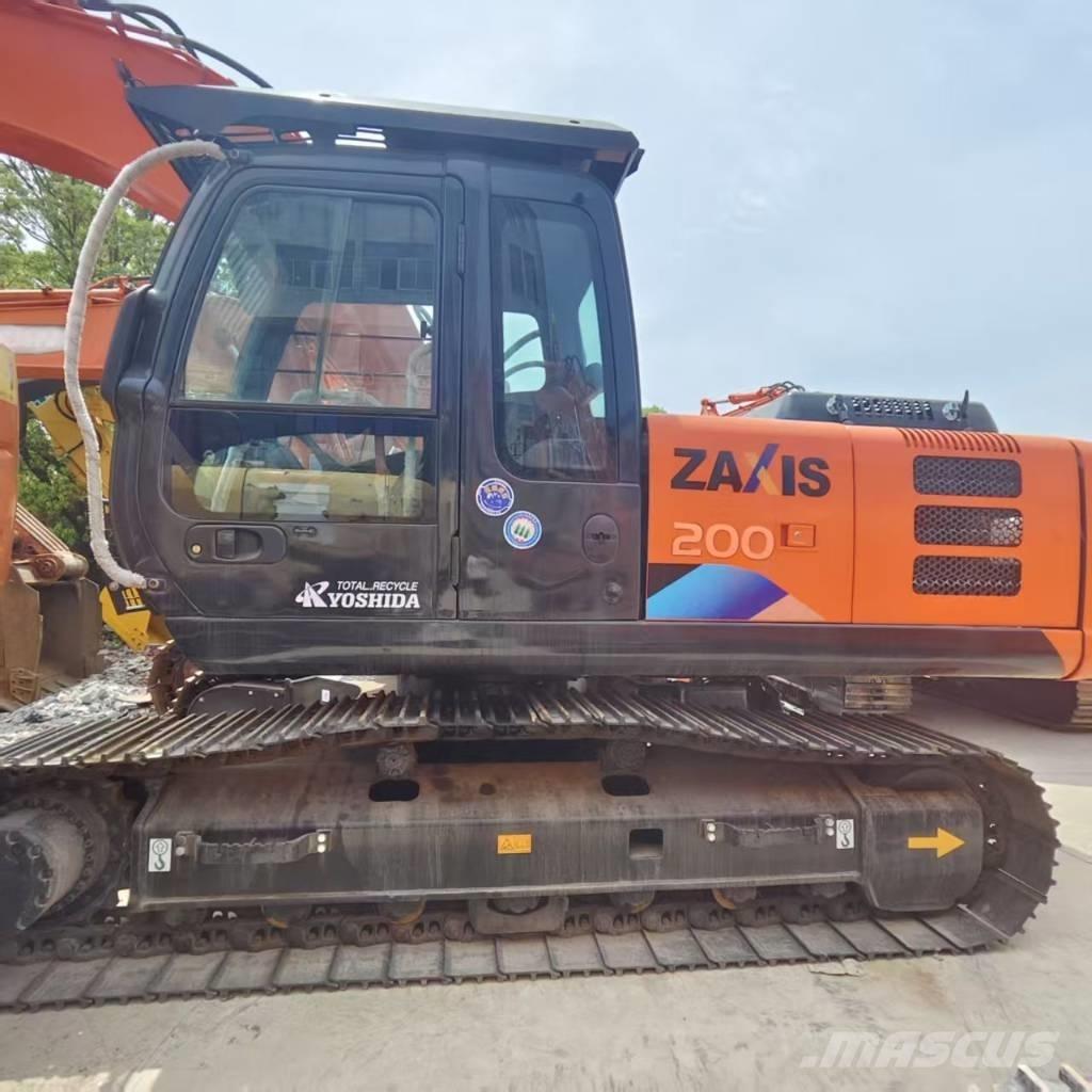 Hitachi ZX 200 履带挖掘机