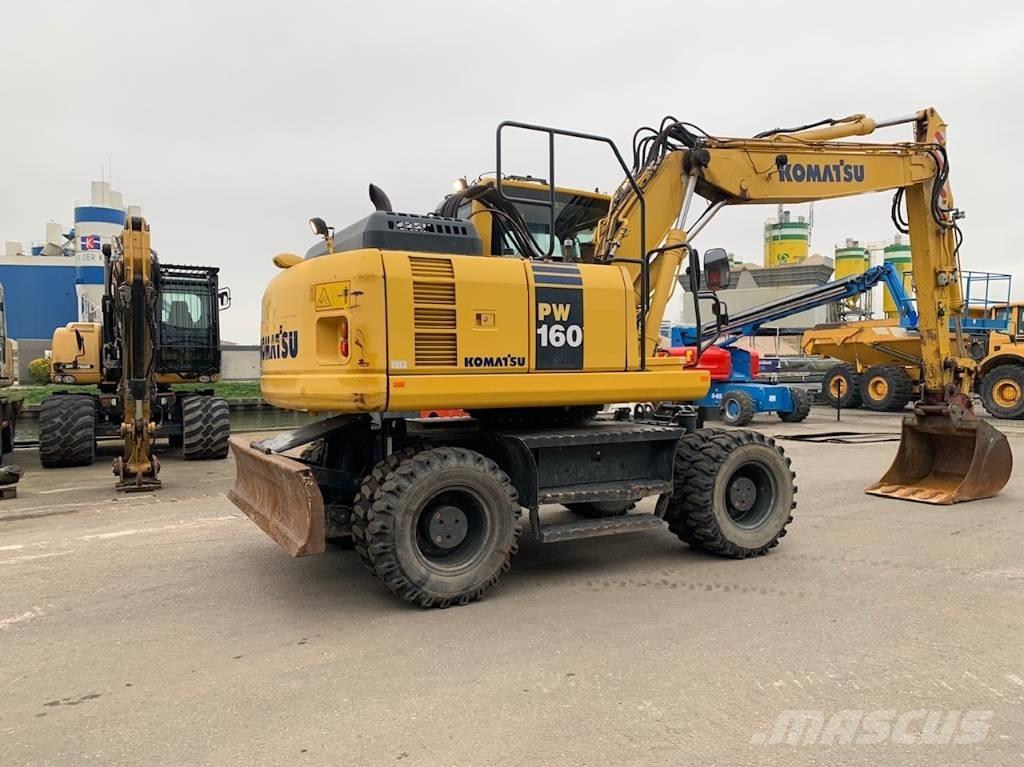 Komatsu PW160-8 轮式挖掘机