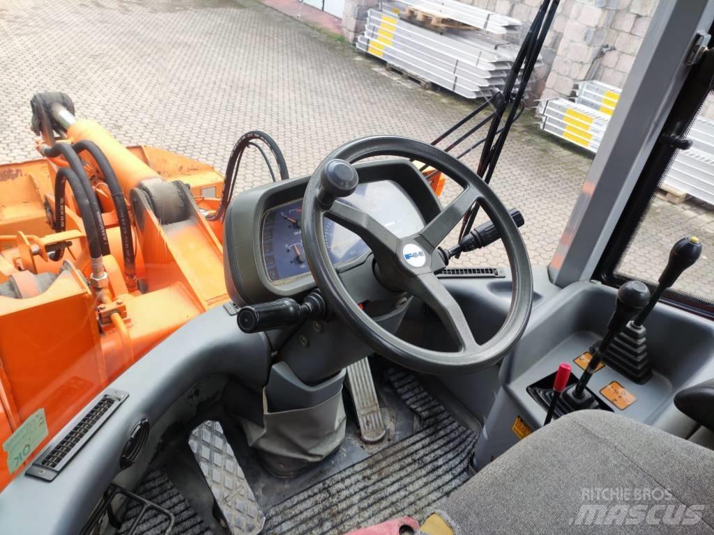 Fiat-Hitachi W90 轮式装载机