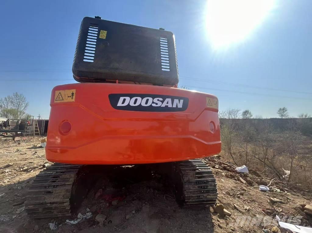 Doosan DX225LC-9C 履带挖掘机