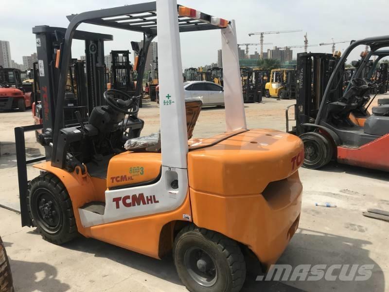 TCM FD 30 履带挖掘机