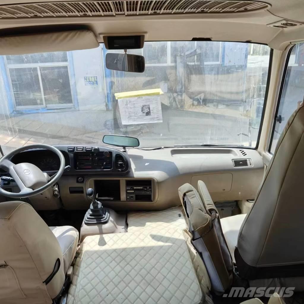 Toyota Coaster Bus 迷你巴士