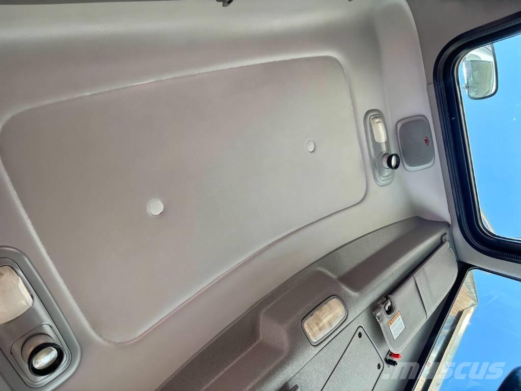 Peterbilt 389 牵引车