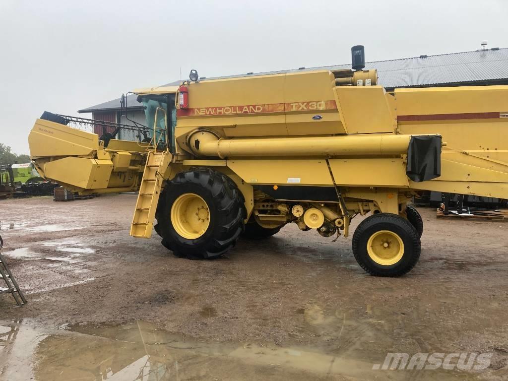 New Holland TX 30 联合收割机