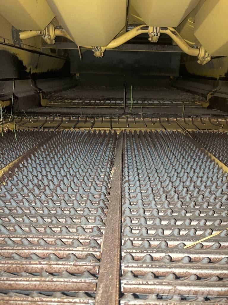 New Holland TX 30 联合收割机