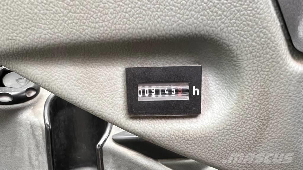 Liebherr R980 SME HD 履带挖掘机