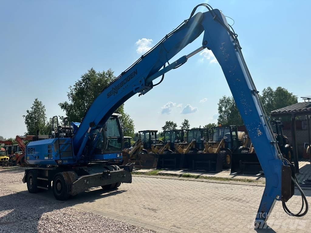 Sennebogen M 821 工业挖掘机