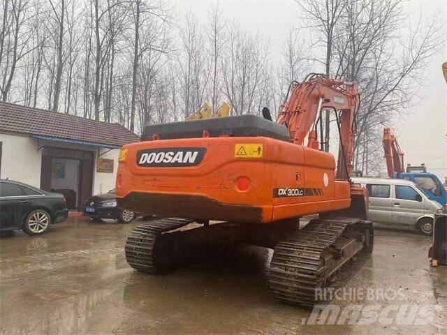 Doosan DX300LC 履带挖掘机