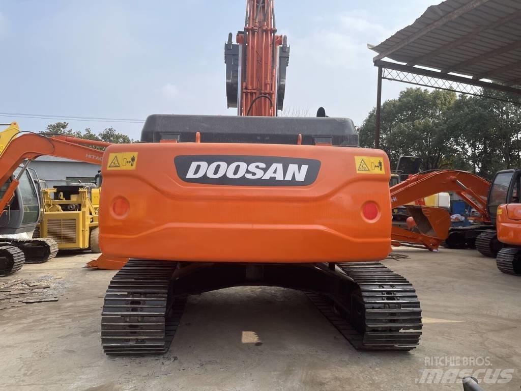 Doosan DX 300 LC 履带挖掘机