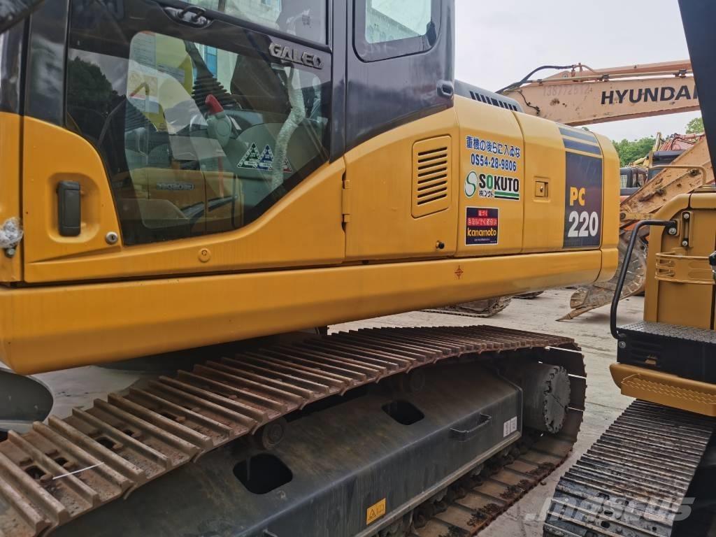 Komatsu PC220-7 履带挖掘机