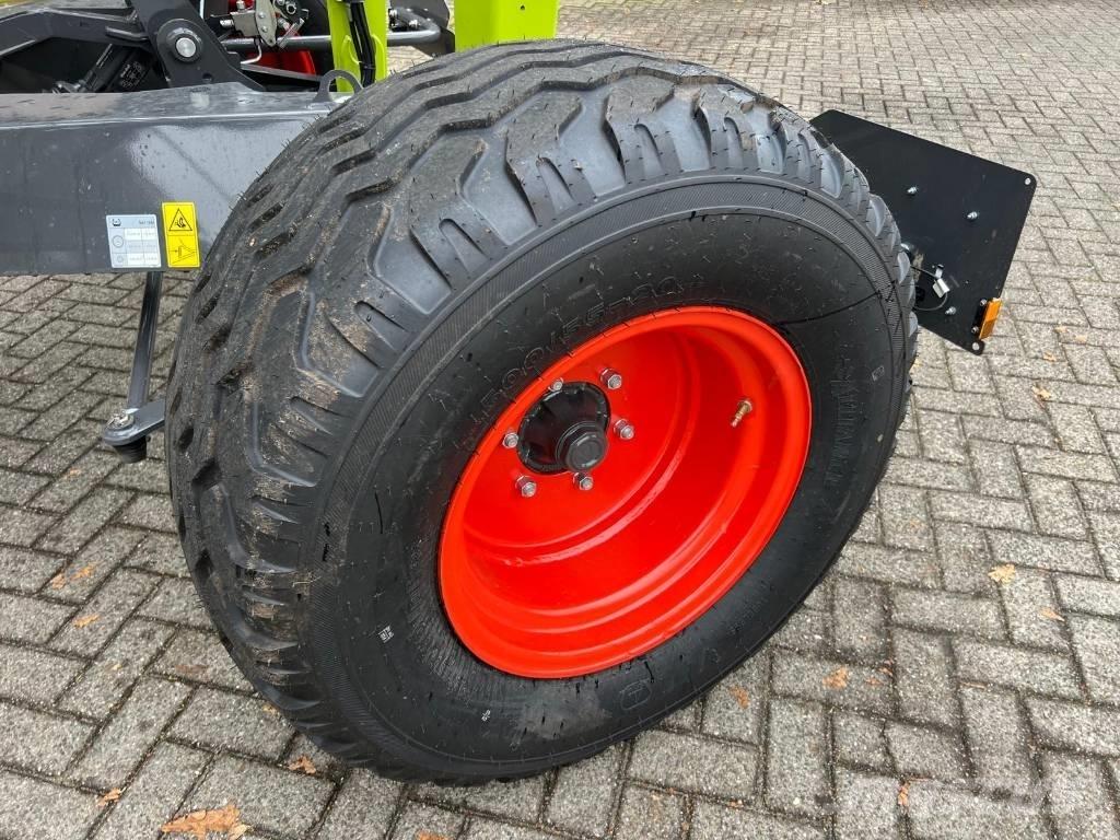 CLAAS Volto 1500 TS 犁耙和摊草机