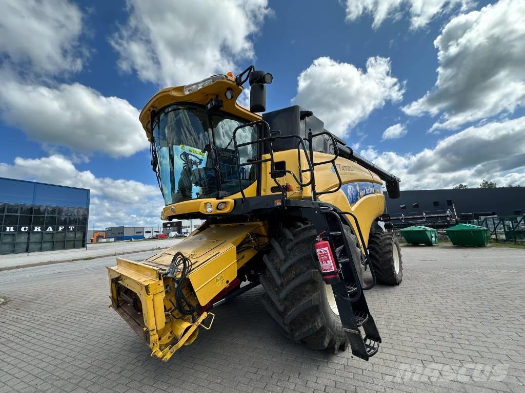 New Holland CX 8080 联合收割机