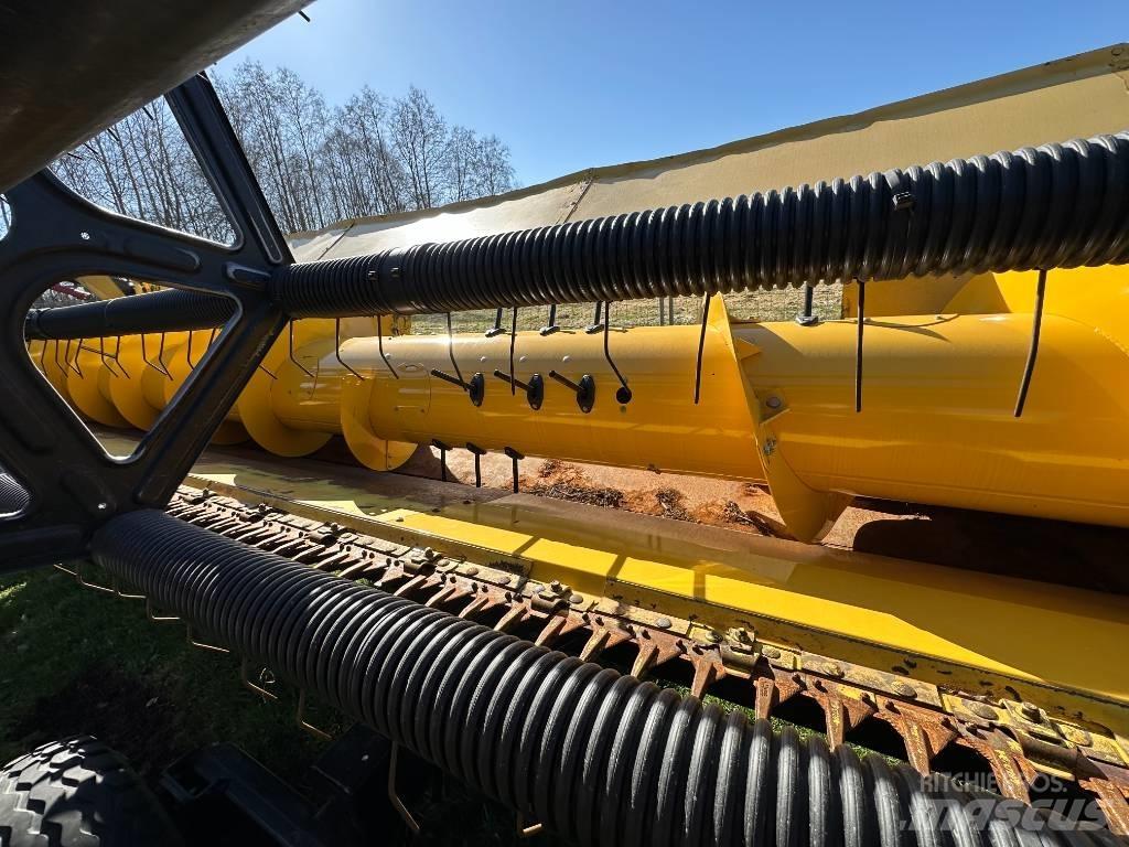 New Holland CX 8080 联合收割机