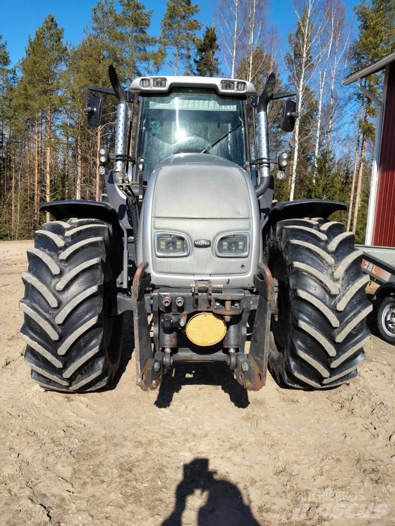 Valtra T130 Hi-Tek 拖拉机/农用车