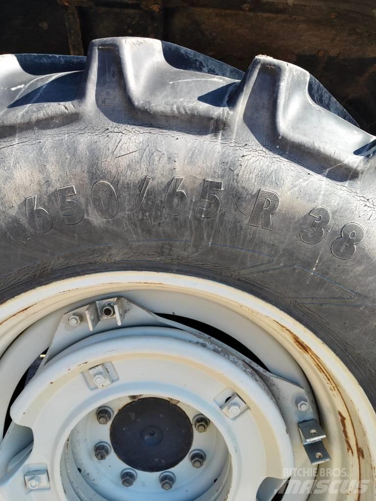 Valtra T130 Hi-Tek 拖拉机/农用车