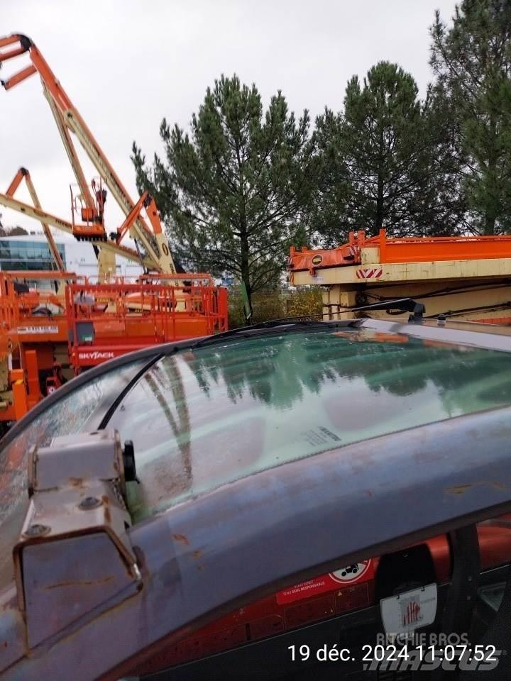 Manitou MT1440 伸缩臂叉装车|叉装车