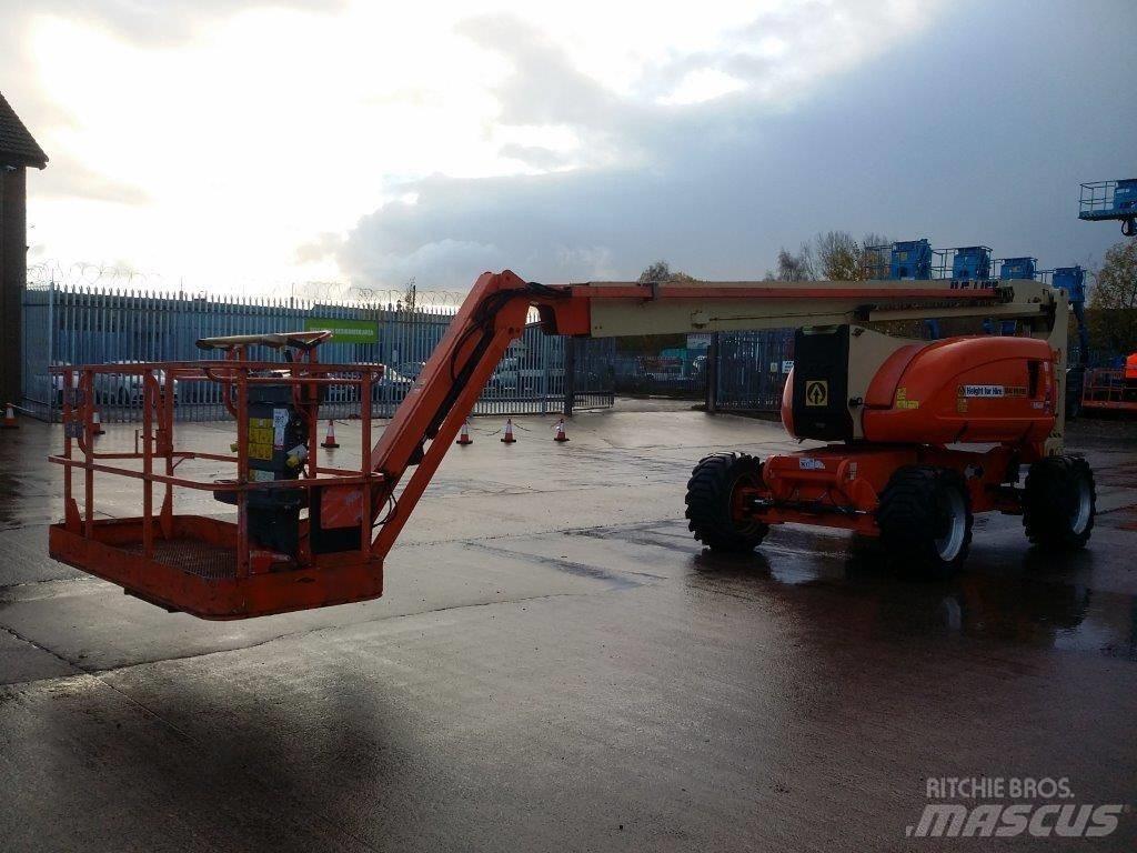 JLG 800AJ 曲臂高空工作平台