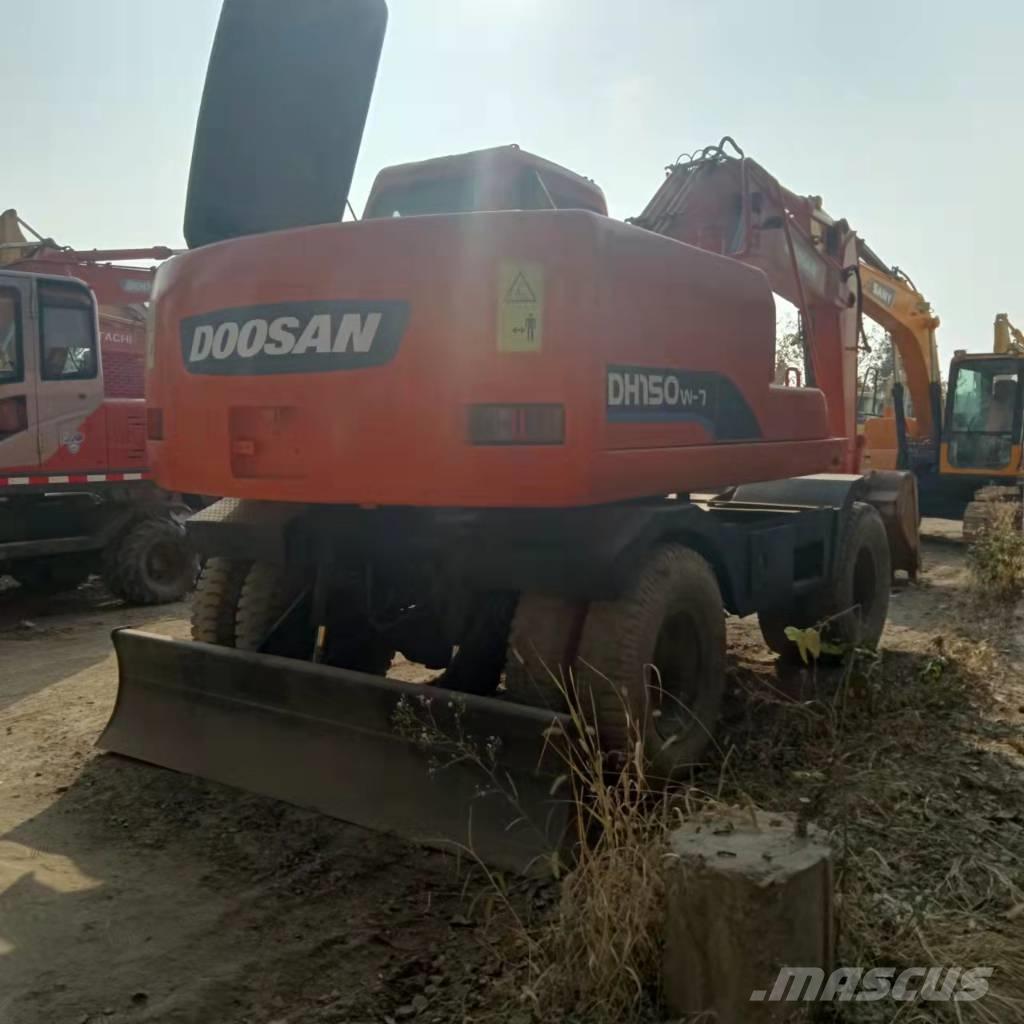 Doosan DH150W-7 轮式挖掘机