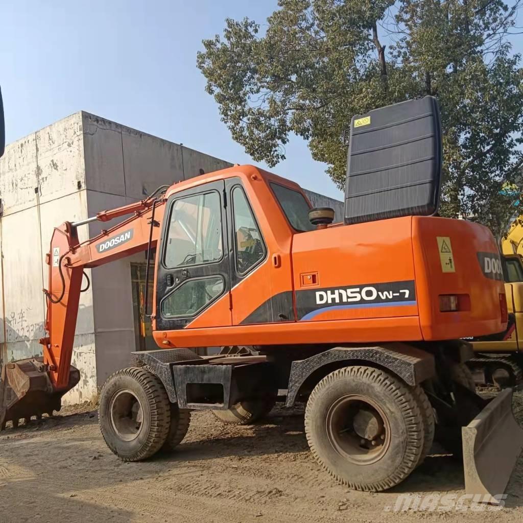 Doosan DH150W-7 轮式挖掘机