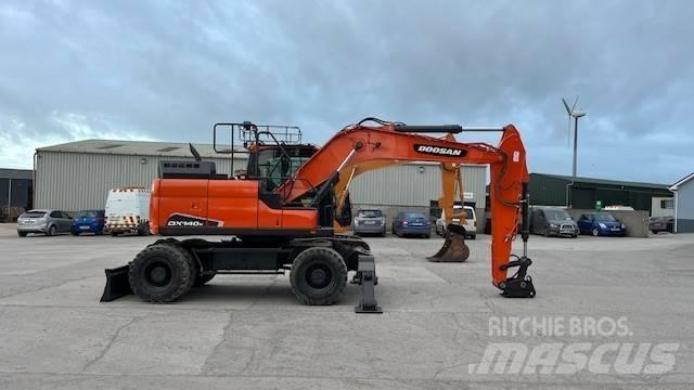 Doosan DX140W-5 轮式挖掘机