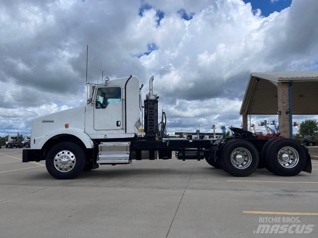 Kenworth T 800 牵引车