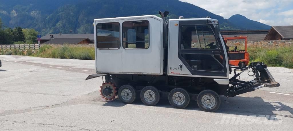 Prinoth Husky 铲雪车