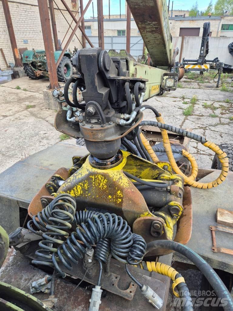 Loglift 82S 货运起重机