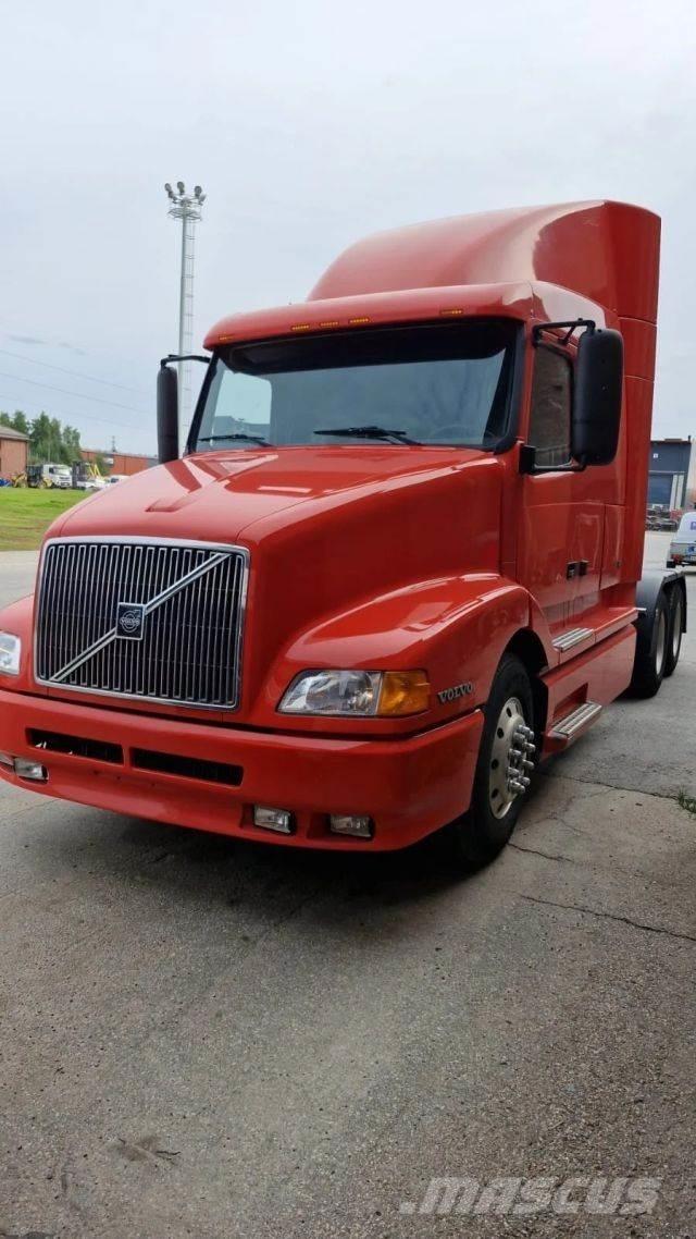 Volvo VNL-4 牵引车