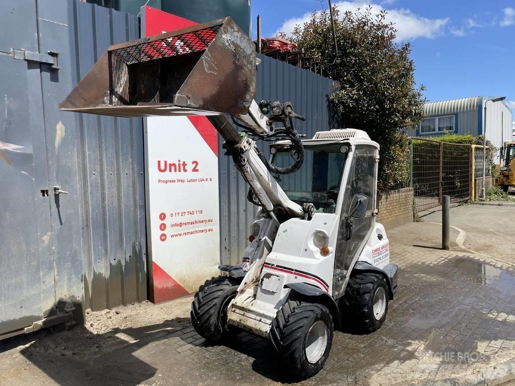 Avant 640 小型装载机