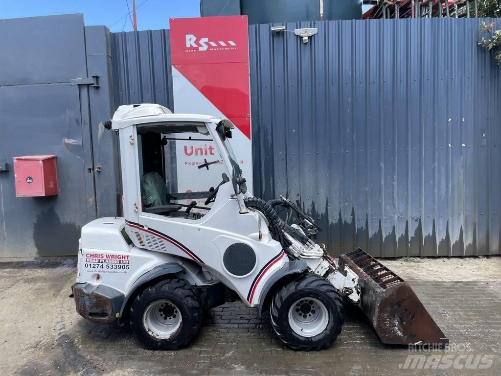 Avant 640 小型装载机
