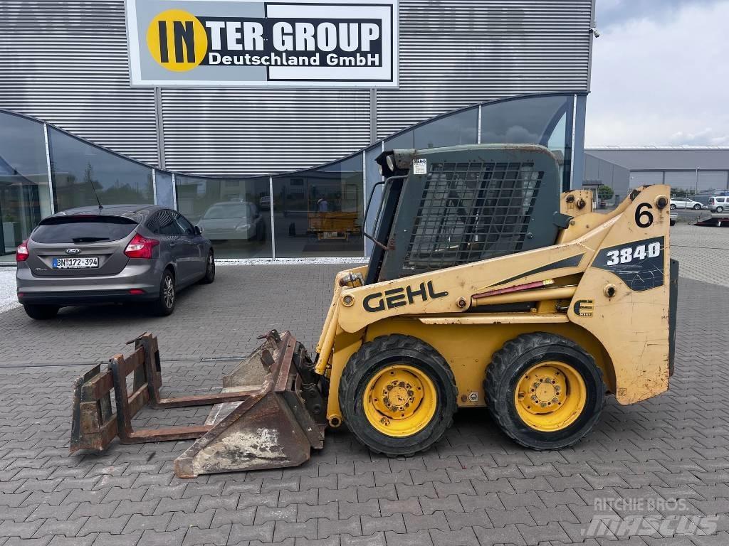 Gehl 3840 E 滑移装载机