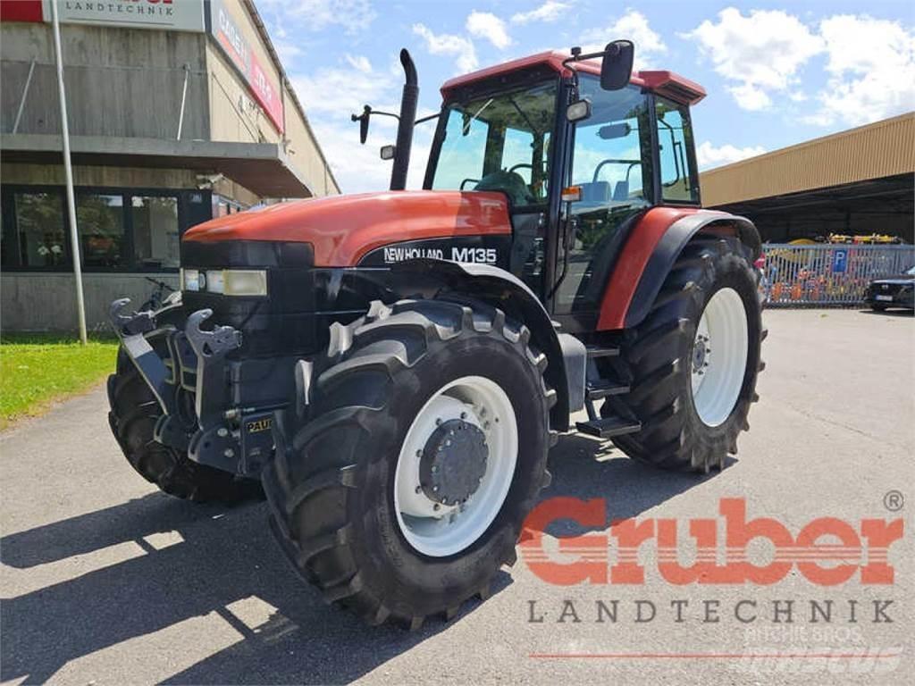 New Holland M 135 拖拉机/农用车