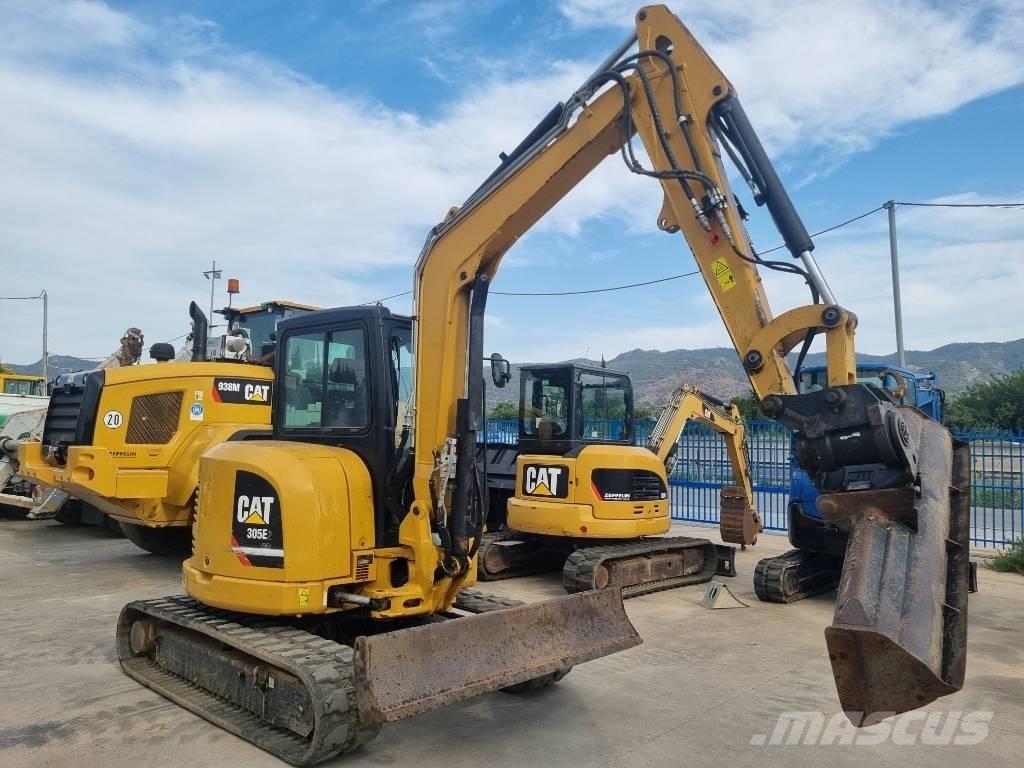 CAT 305E2 小型挖掘机
