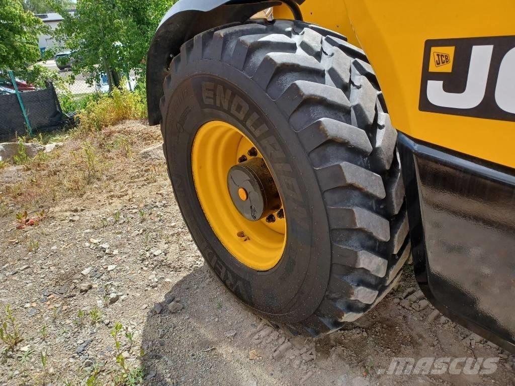 JCB 560-80 Agri Plus 伸缩臂叉装车|叉装车